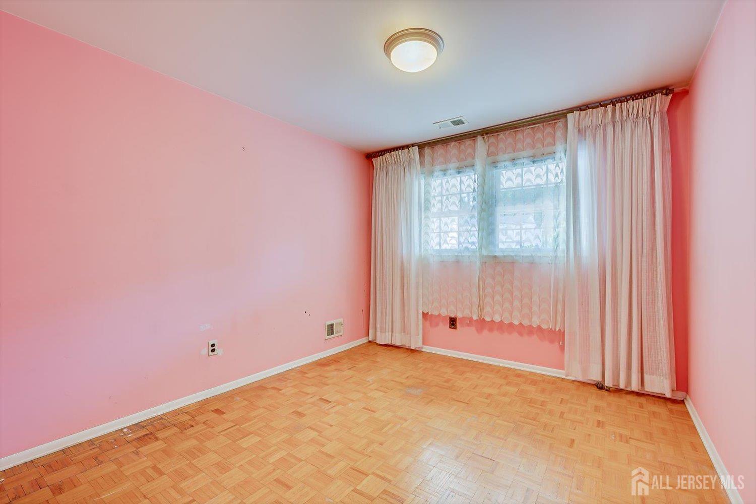 9 Annette Drive Edison, NJ 08820 - Photo 18 of 35