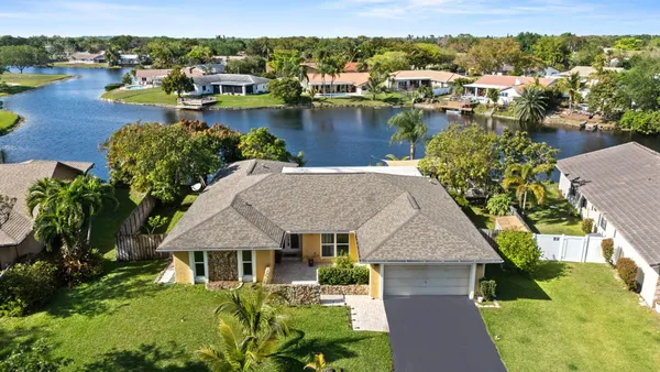 $829,000 | 9121 Northwest 13th Street, Plantation, FL 33322