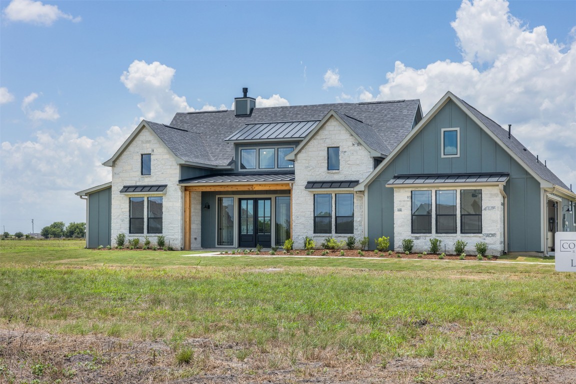 114 Country View Lane Road Schulenburg, TX 78956 - Photo 2 of 27 a front view of a house with a yard