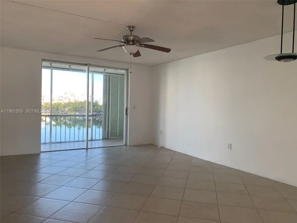 $1,800 | 2999 Point E Drive, Unit C609, Aventura, FL 33160