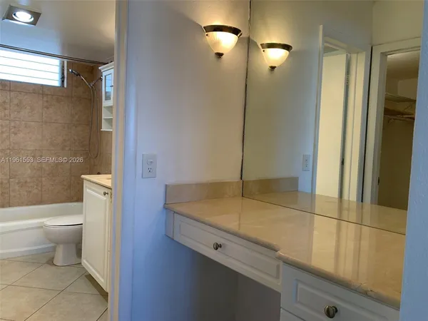 $1,800 | 2999 Point E Drive, Unit C609, Aventura, FL 33160