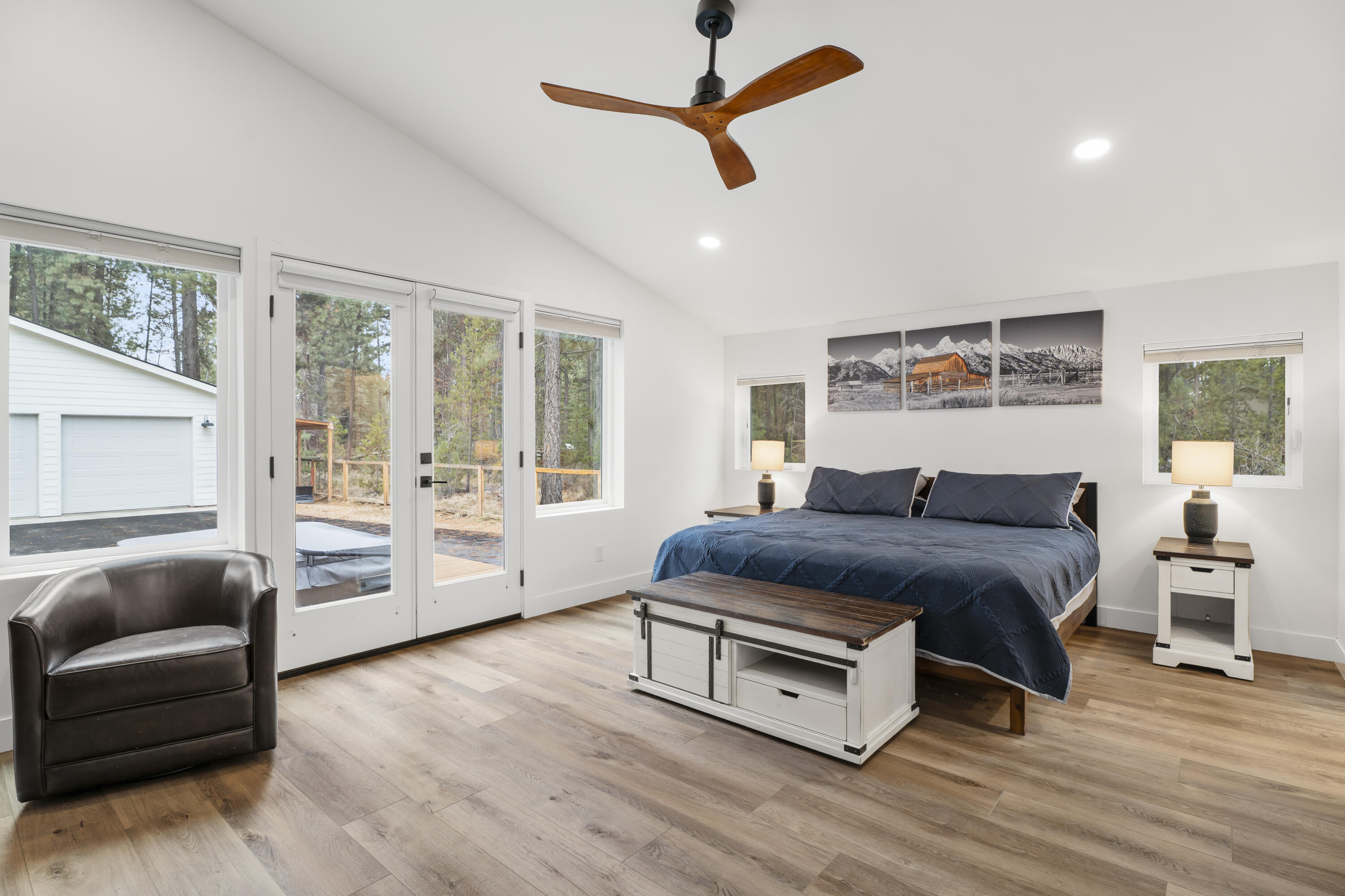 17133 Norwalk Road Bend, OR 97707 - Photo 5 of 58 35-Bedroom