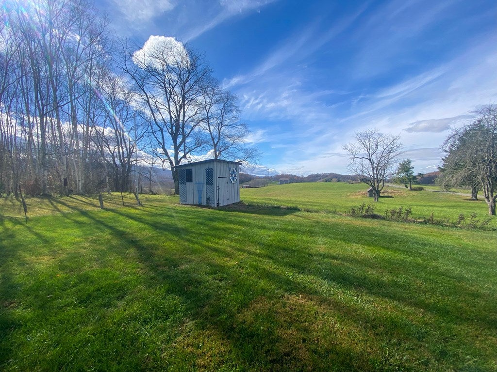 538 Davis Valley Road Atkins, VA 24311 - Photo 34 of 48 Gallery Image 34