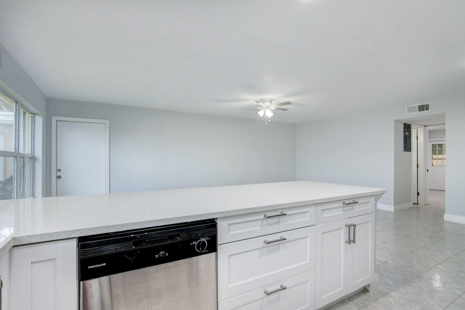 3301 Valley Road, Unit B Boynton Beach, FL 33435 - Photo 15 of 27 KITCHEN