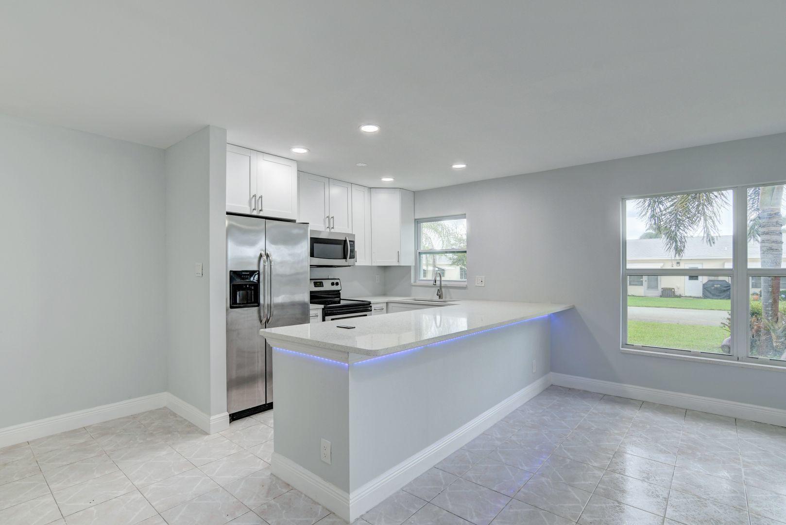 3301 Valley Road, Unit B Boynton Beach, FL 33435 - Photo 10 of 27 KITCHEN
