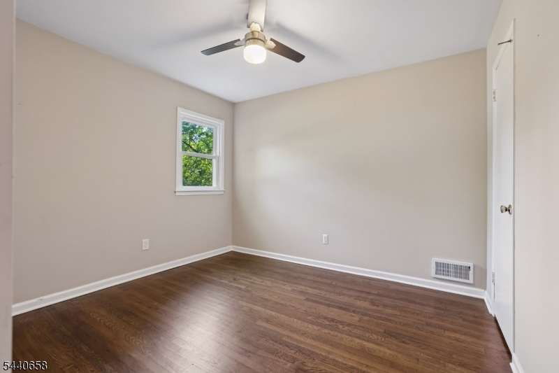 345 Trotting Road Union, NJ 07083 - Photo 18 of 43