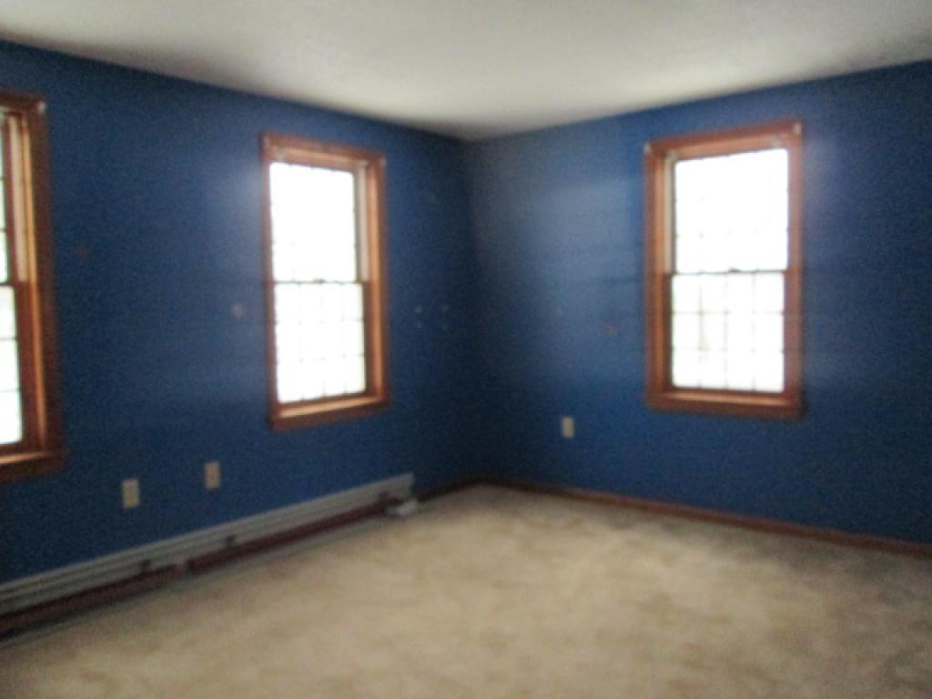 143 Mammoth Road Hooksett, NH 03106 - Photo 11 of 13