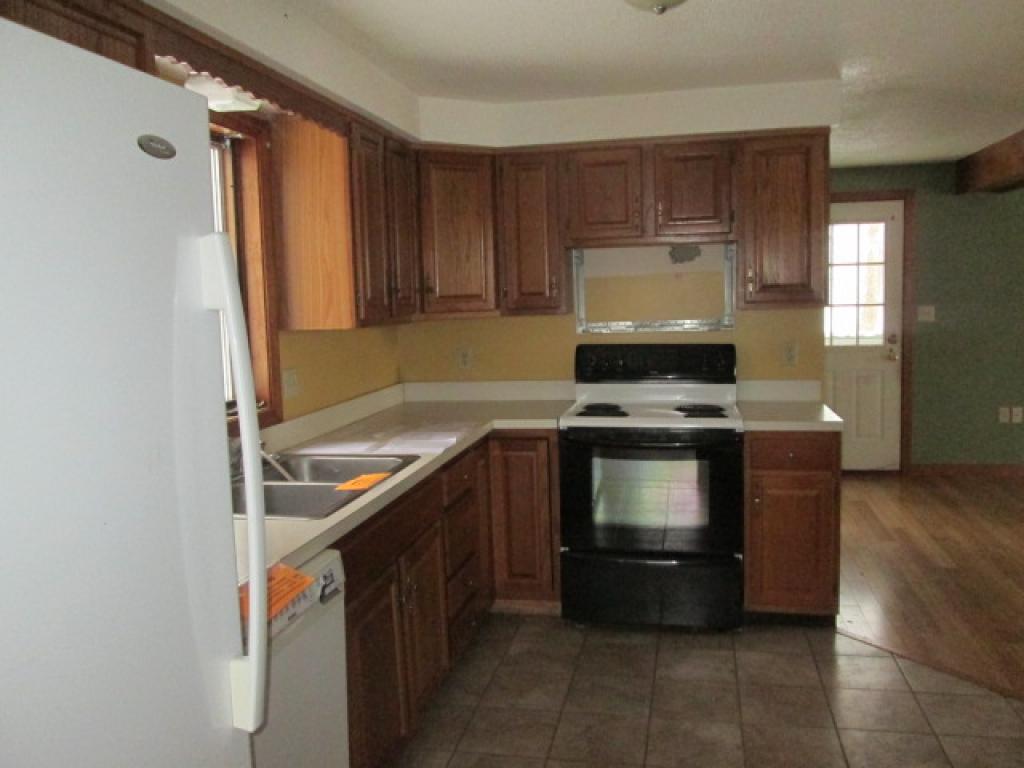143 Mammoth Road Hooksett, NH 03106 - Photo 6 of 13