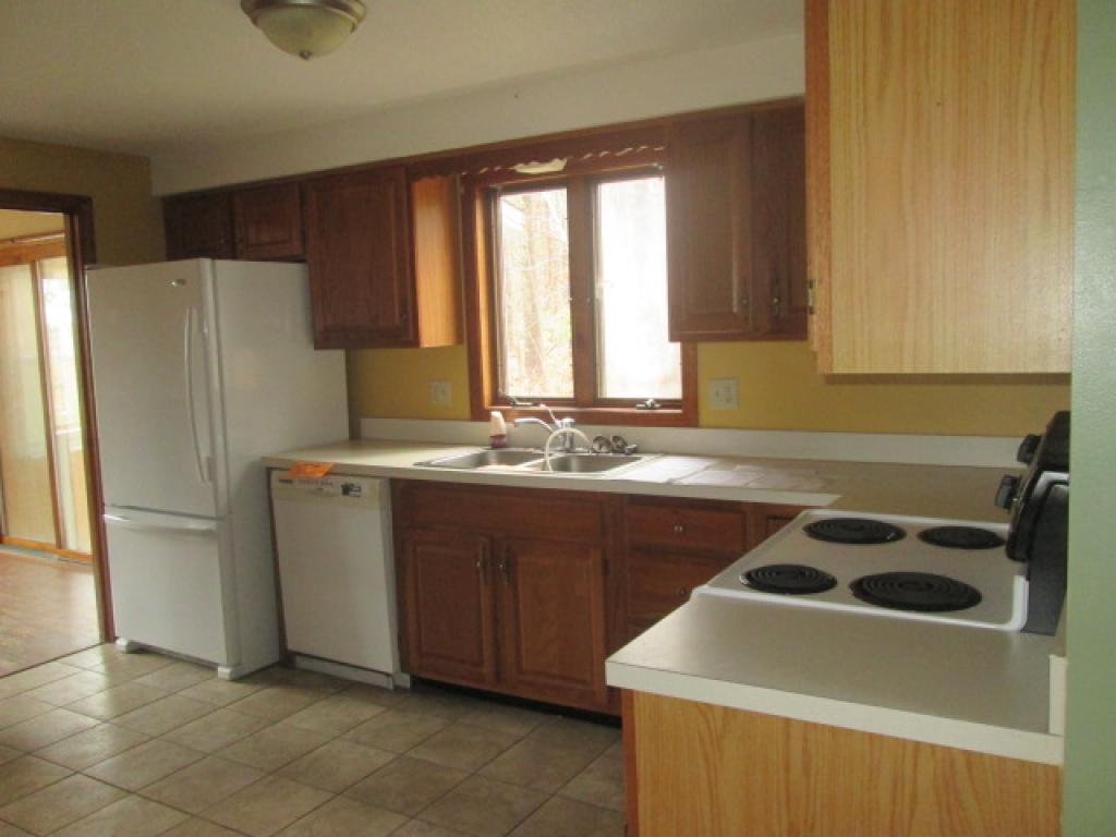 143 Mammoth Road Hooksett, NH 03106 - Photo 7 of 13