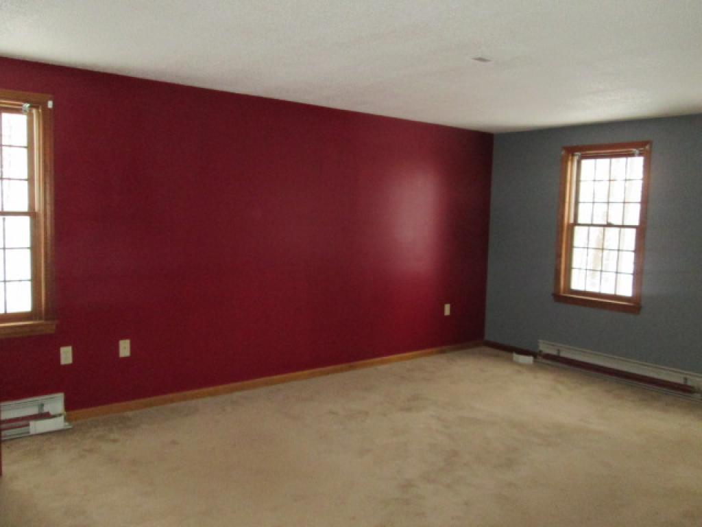 143 Mammoth Road Hooksett, NH 03106 - Photo 9 of 13
