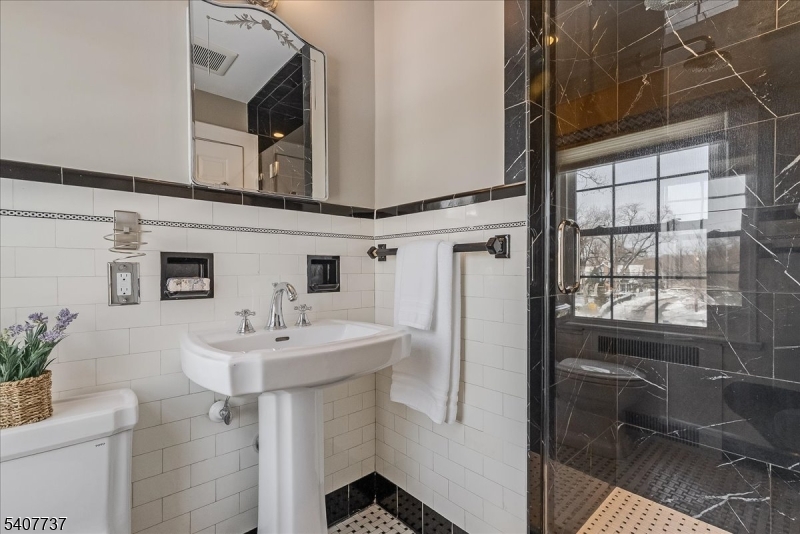 138 Alexander Avenue Montclair, NJ 07043 - Photo 20 of 36