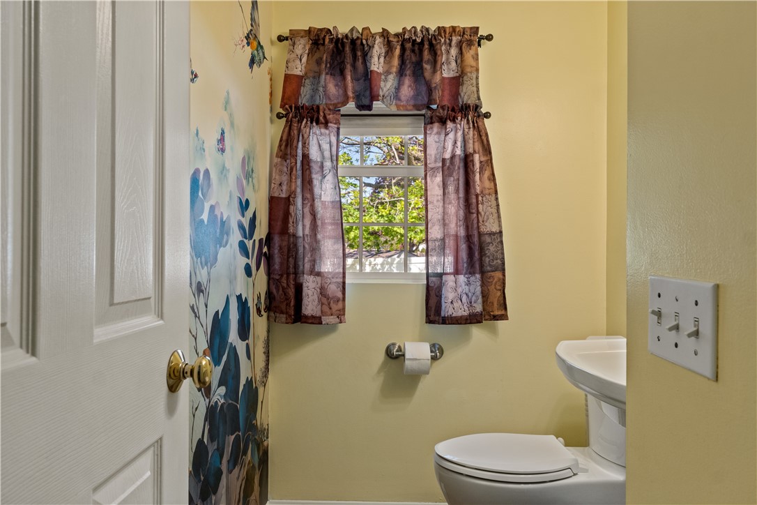 591 Sandy Lane Warwick, RI 02889 - Photo 14 of 47
