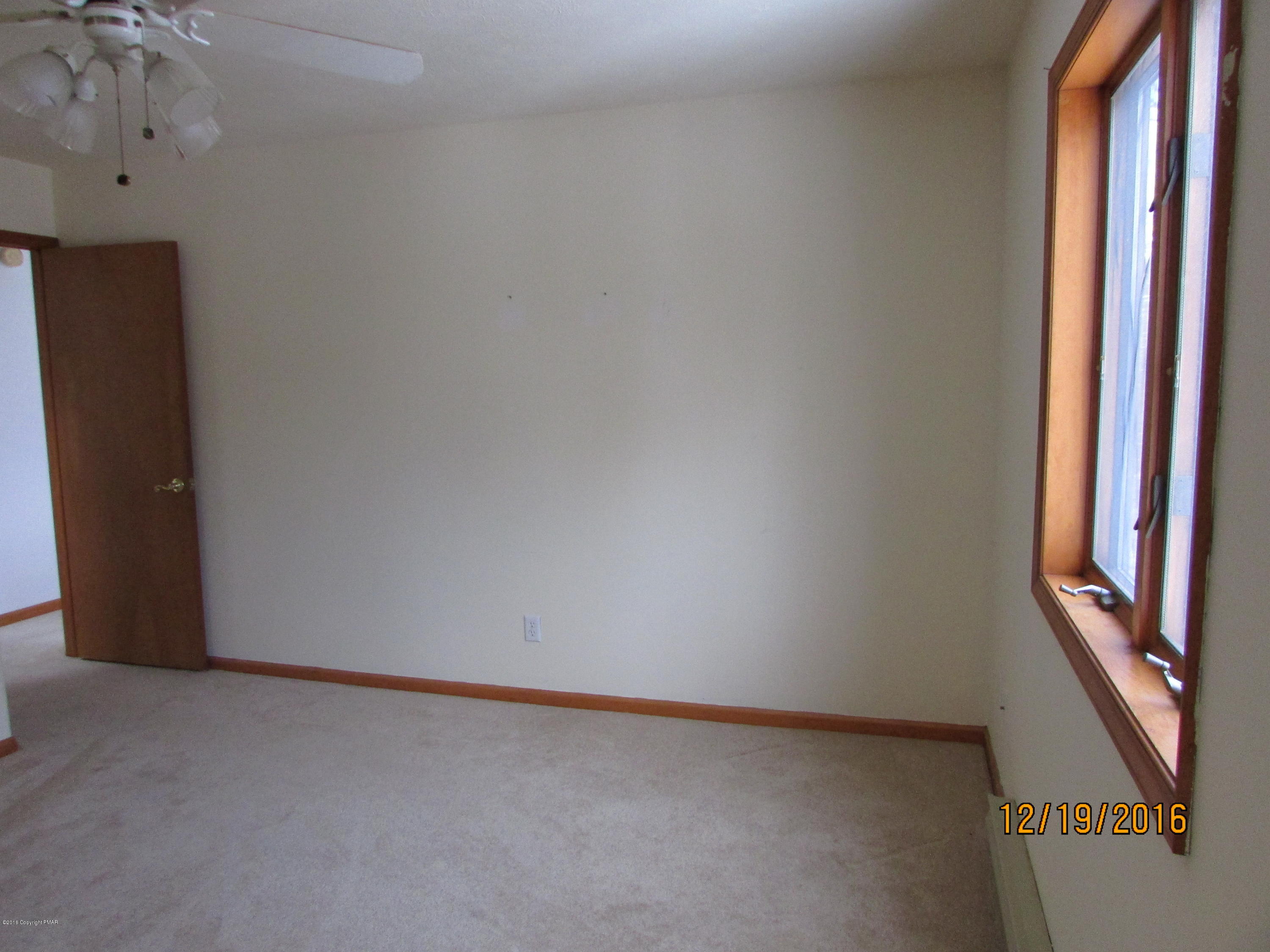181 Doe Loop Bushkill, PA 18324 - Photo 18 of 34 181 Doe Loop Bedroom 3 view 3