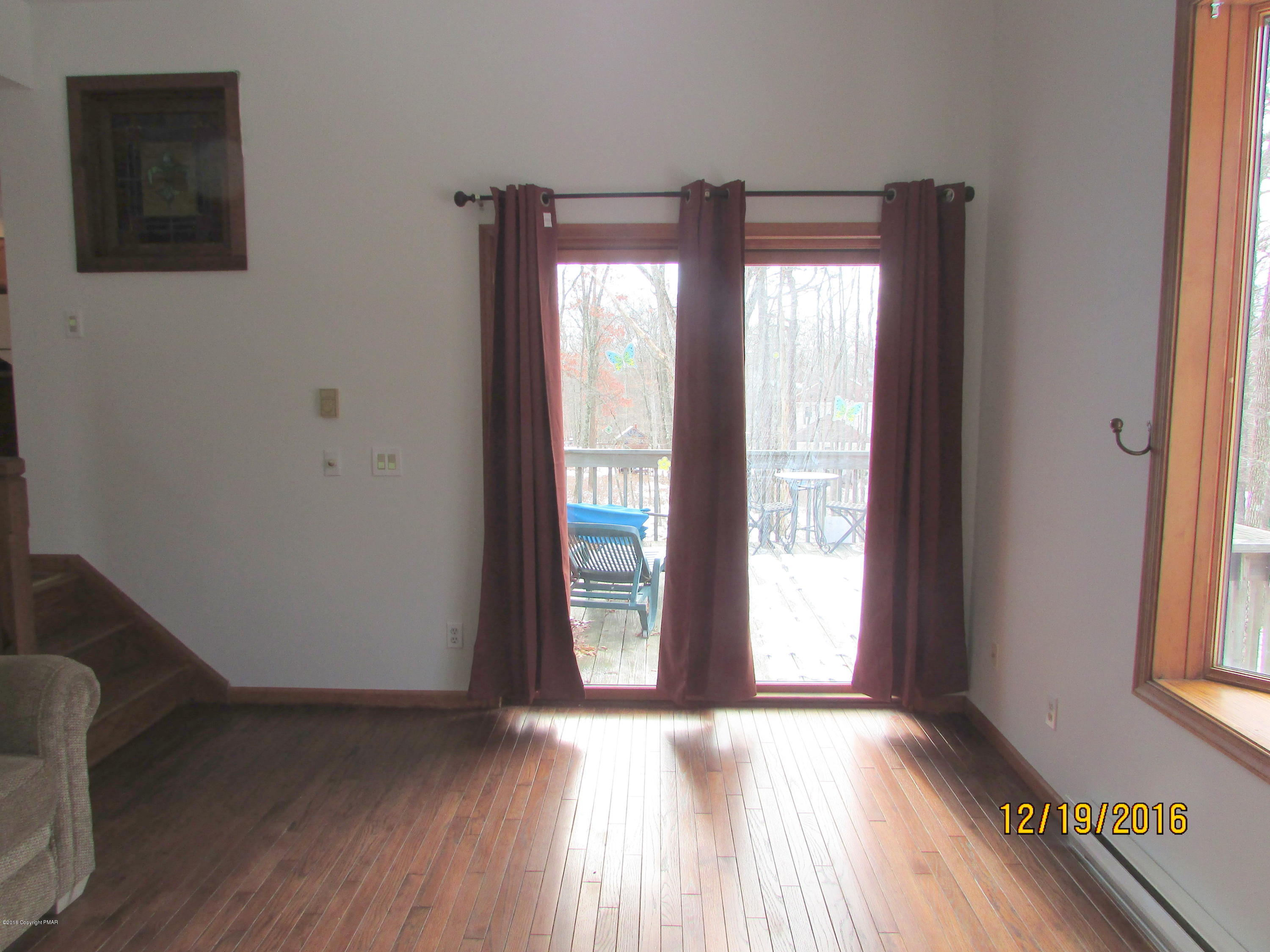 181 Doe Loop Bushkill, PA 18324 - Photo 20 of 34 181 Doe Loop living room view 2