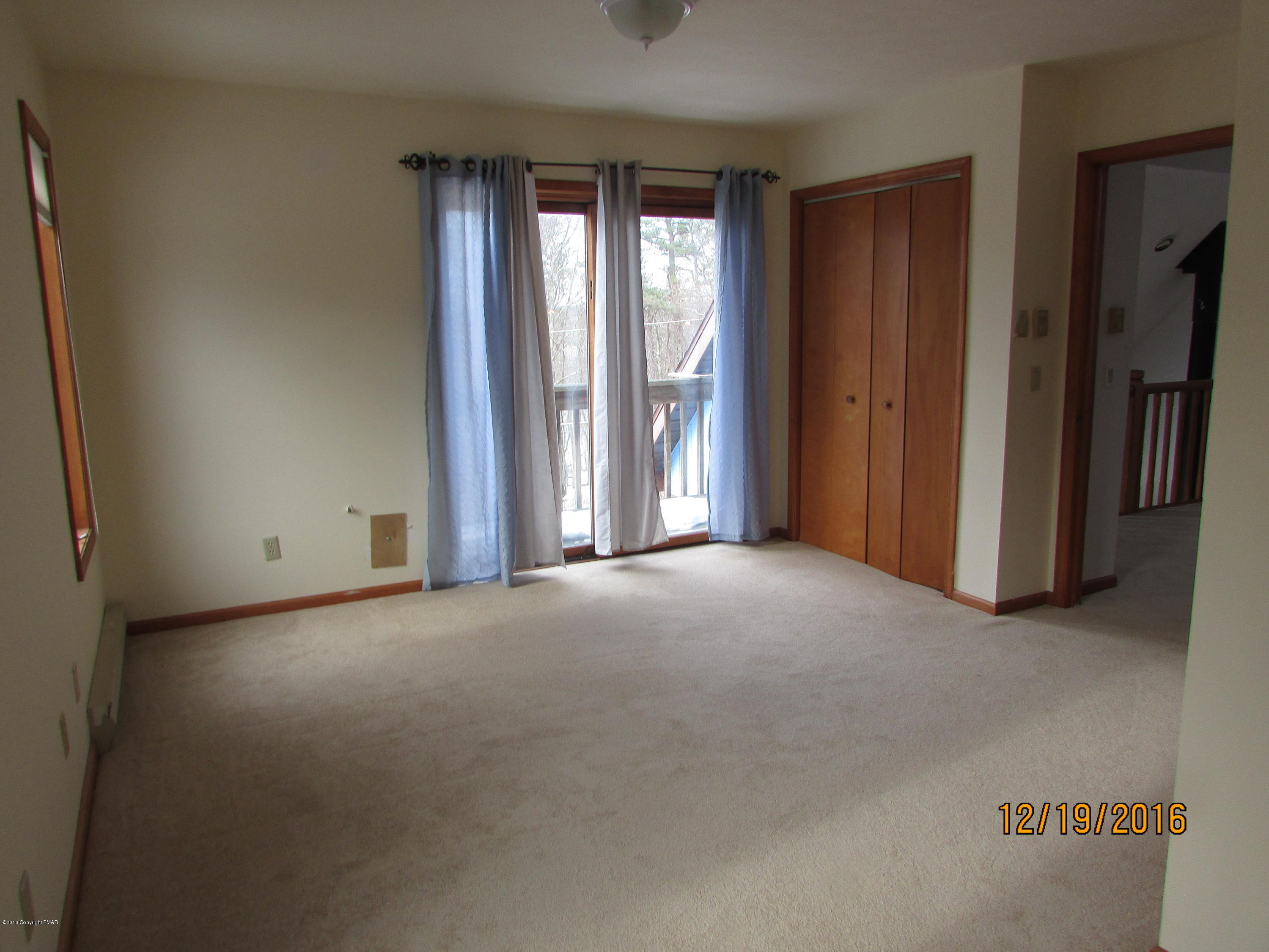 181 Doe Loop Bushkill, PA 18324 - Photo 24 of 34 181 Doe Loop Master Bedroom