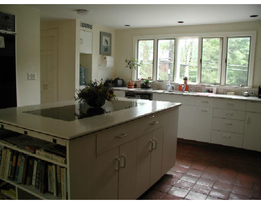 76 Garden Road Wellesley, MA 02481 - Photo 12 of 13