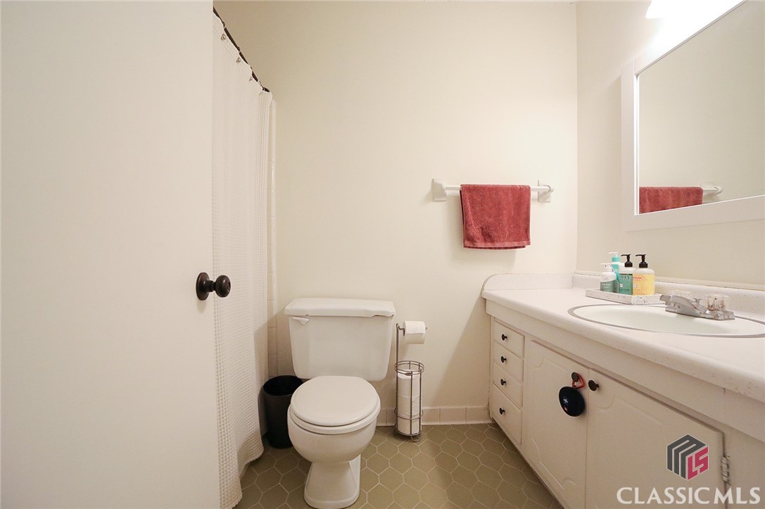 281 Rhodes Drive Athens, GA 30606 - Photo 17 of 44
