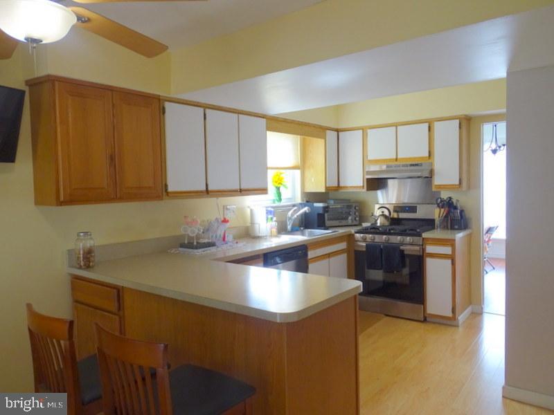 60 Spring Hill Drive Laurel Springs, NJ 08021 - Photo 11 of 35 Kitchen