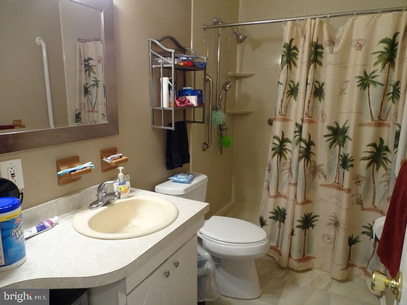 60 Spring Hill Drive Laurel Springs, NJ 08021 - Photo 26 of 35 Full Bathroom - Upper Level