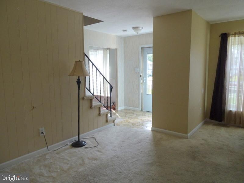 60 Spring Hill Drive Laurel Springs, NJ 08021 - Photo 4 of 35 Foyer Entrance into Living Room