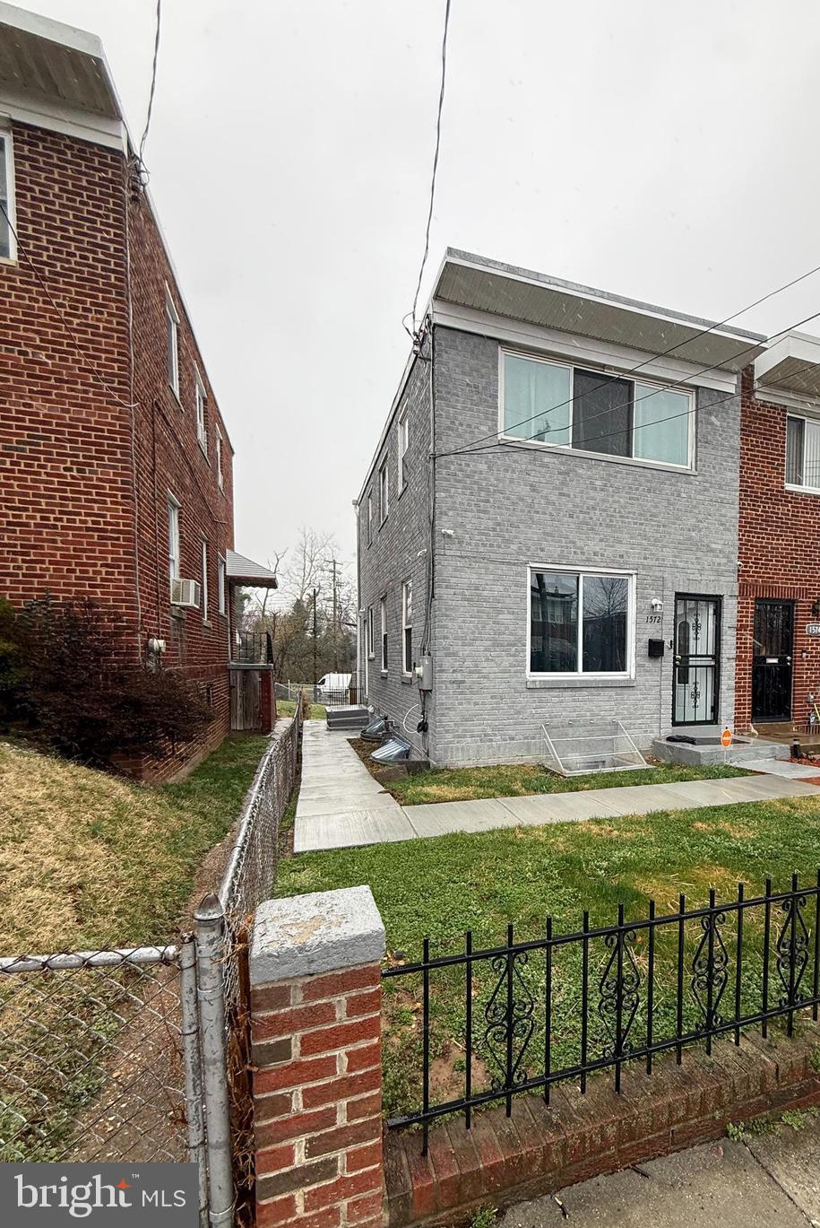1572 41st Street Southeast Washington, DC 20020 - Photo 2 of 29