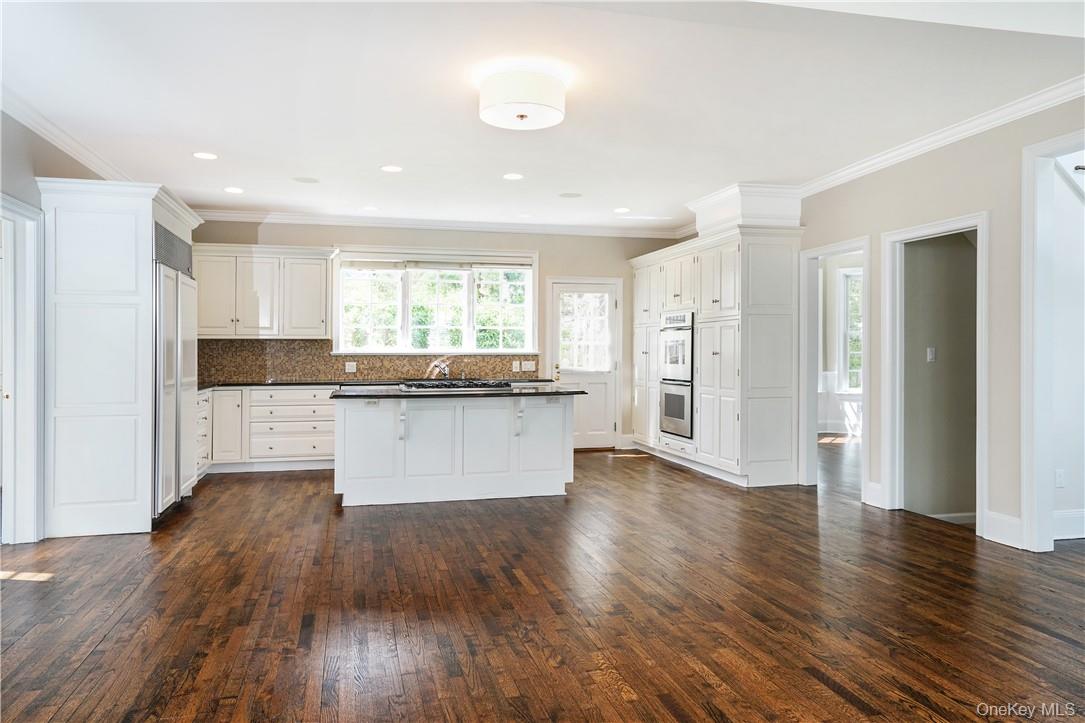66 Apawamis Avenue Rye, NY 10580 - Photo 8 of 28