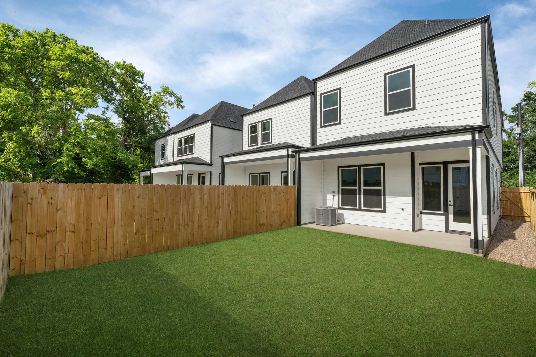 5939 Cebra Houston, TX 77091 - Photo 2 of 22