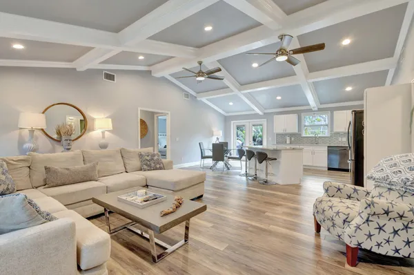$759,000 | 10600 Southeast Gomez Avenue, Hobe Sound, FL 33455