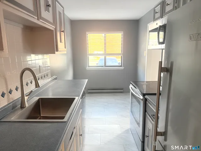 $235,000 | 45 Mountain Laurel Court, Unit 45, Cromwell, CT 06416