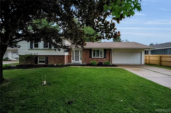 $499,900 | 38 Sandhurst Lane, Amherst, NY 14221