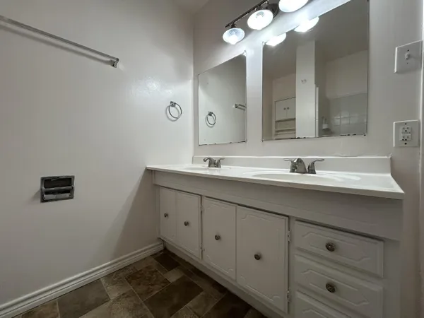 $1,095 | 2201 28th Street, Unit FRONT, Lubbock, TX 79411