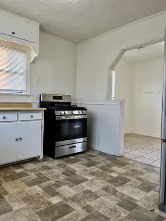 $1,350 | 2201 28th Street, Unit FRONT, Lubbock, TX 79411