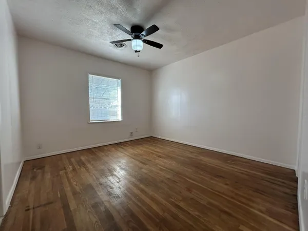 $1,095 | 2201 28th Street, Unit FRONT, Lubbock, TX 79411