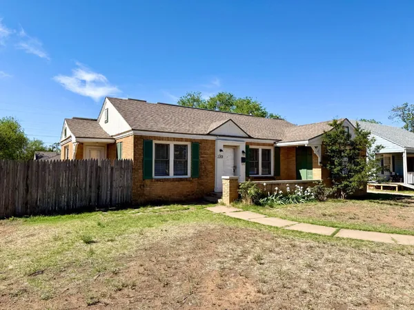 $1,095 | 2201 28th Street, Unit FRONT, Lubbock, TX 79411