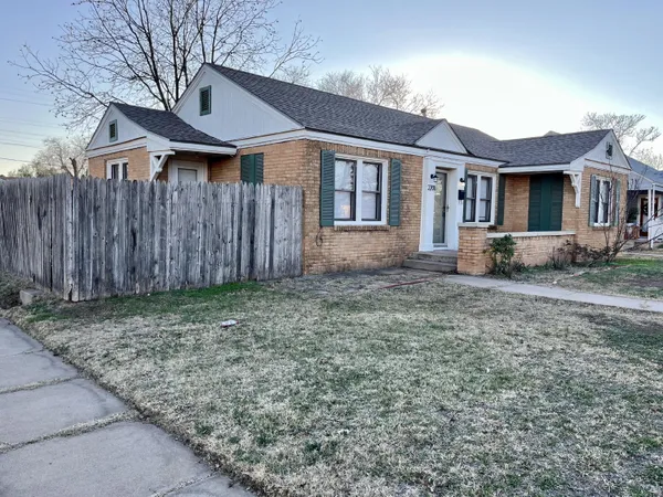 $1,350 | 2201 28th Street, Unit FRONT, Lubbock, TX 79411