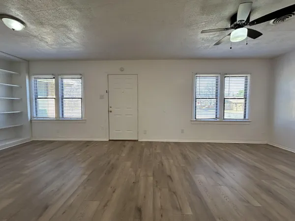 $1,095 | 2201 28th Street, Unit FRONT, Lubbock, TX 79411