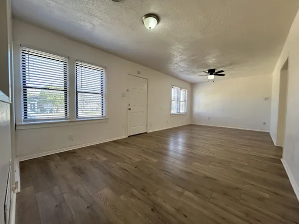 $1,350 | 2201 28th Street, Unit FRONT, Lubbock, TX 79411