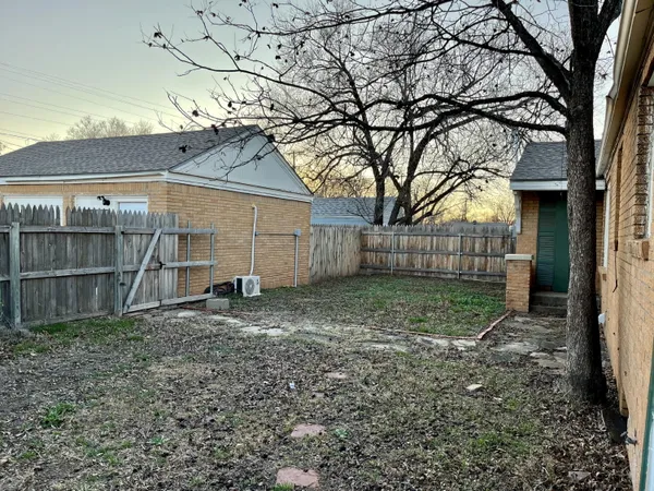 $1,350 | 2201 28th Street, Unit FRONT, Lubbock, TX 79411