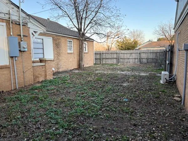 $1,350 | 2201 28th Street, Unit FRONT, Lubbock, TX 79411