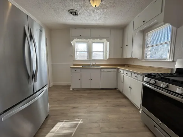 $1,350 | 2201 28th Street, Unit FRONT, Lubbock, TX 79411