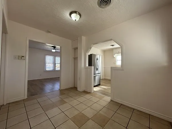$1,095 | 2201 28th Street, Unit FRONT, Lubbock, TX 79411