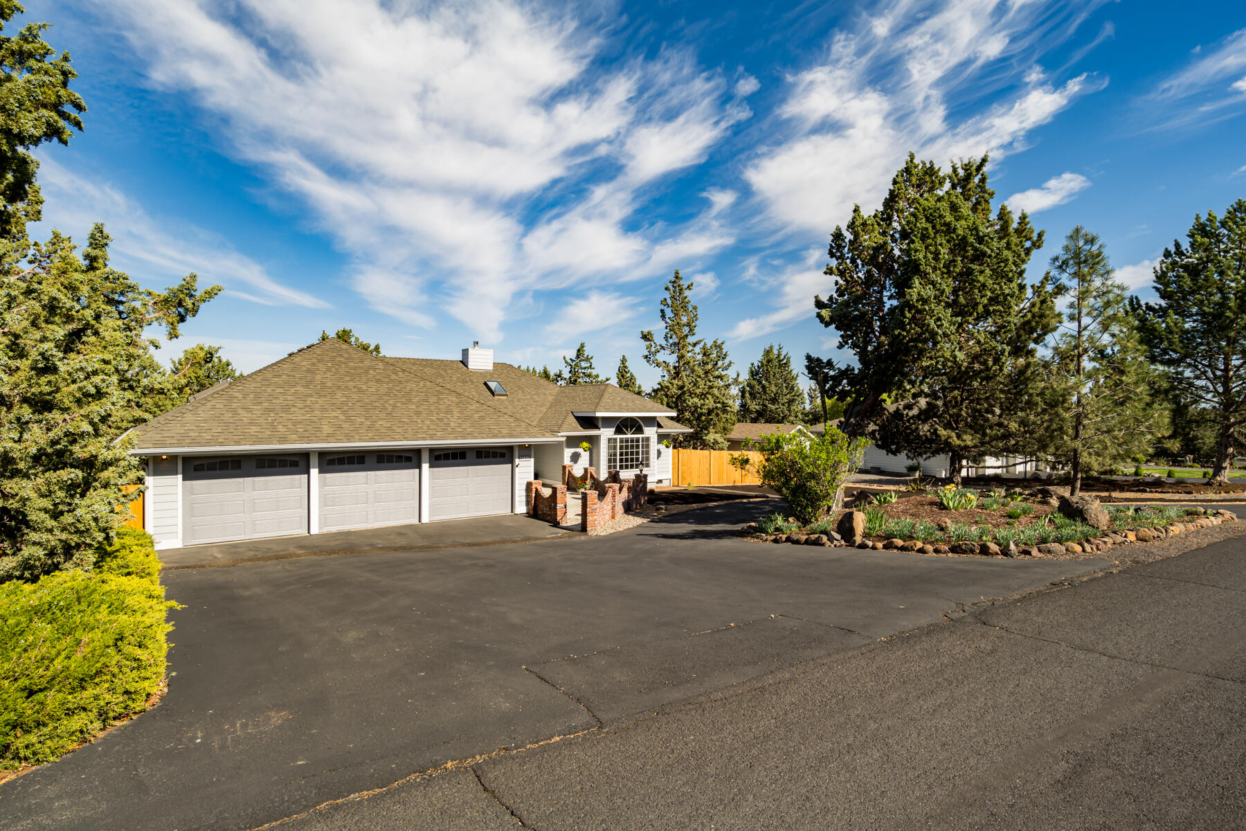 3740 Southwest 35th Street Redmond, OR 97756 - Photo 3 of 51 JH5_2432