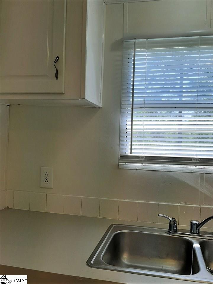 291 Gibson Road Easley, SC 29640 - Photo 5 of 22