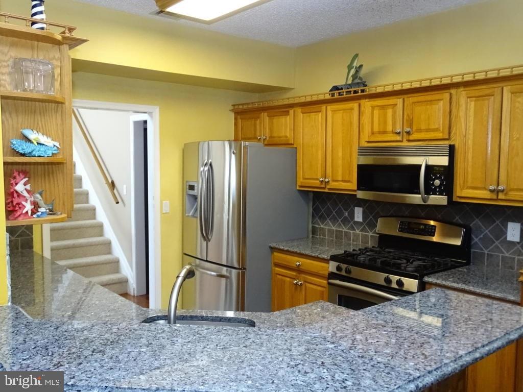81 Cranmer Road Bayville, NJ 08721 - Photo 4 of 44 Gallery Image 4