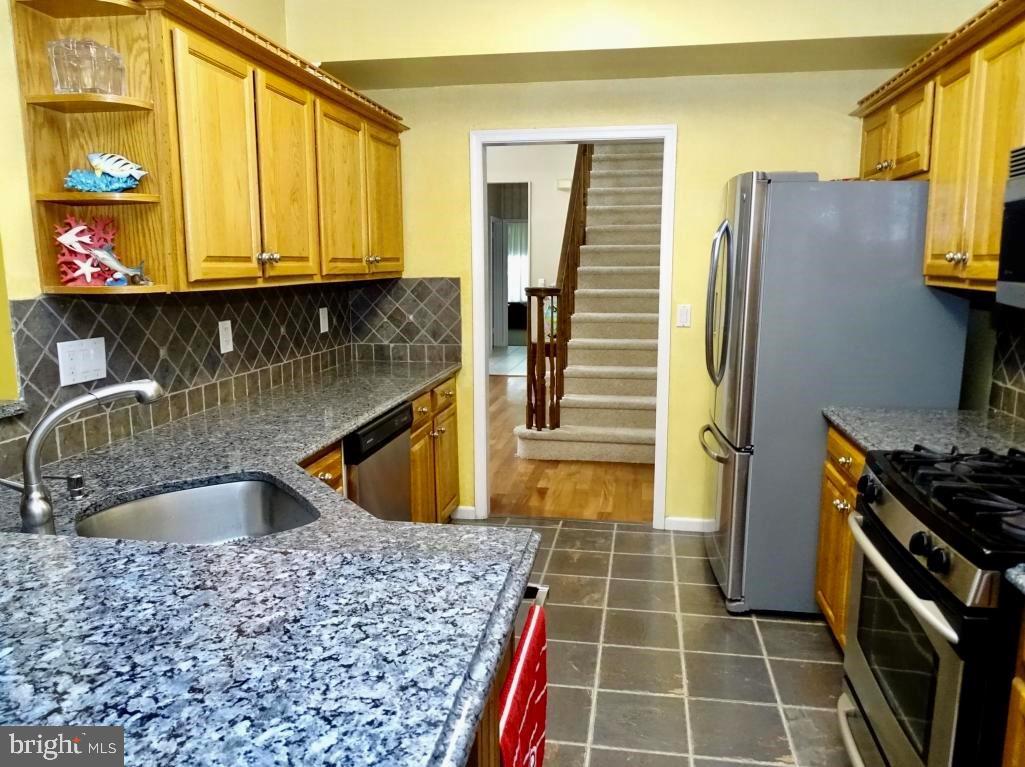81 Cranmer Road Bayville, NJ 08721 - Photo 5 of 44 Gallery Image 5
