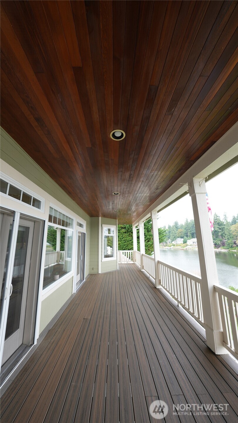 7240 Holmes Island Road Southeast Lacey, WA 98503 - Photo 12 of 37