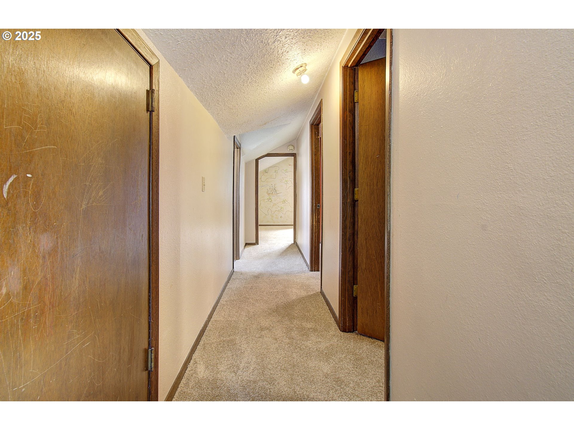8400 Cason Road Gladstone, OR 97027 - Photo 19 of 35 a view of a bathroom from a hallway