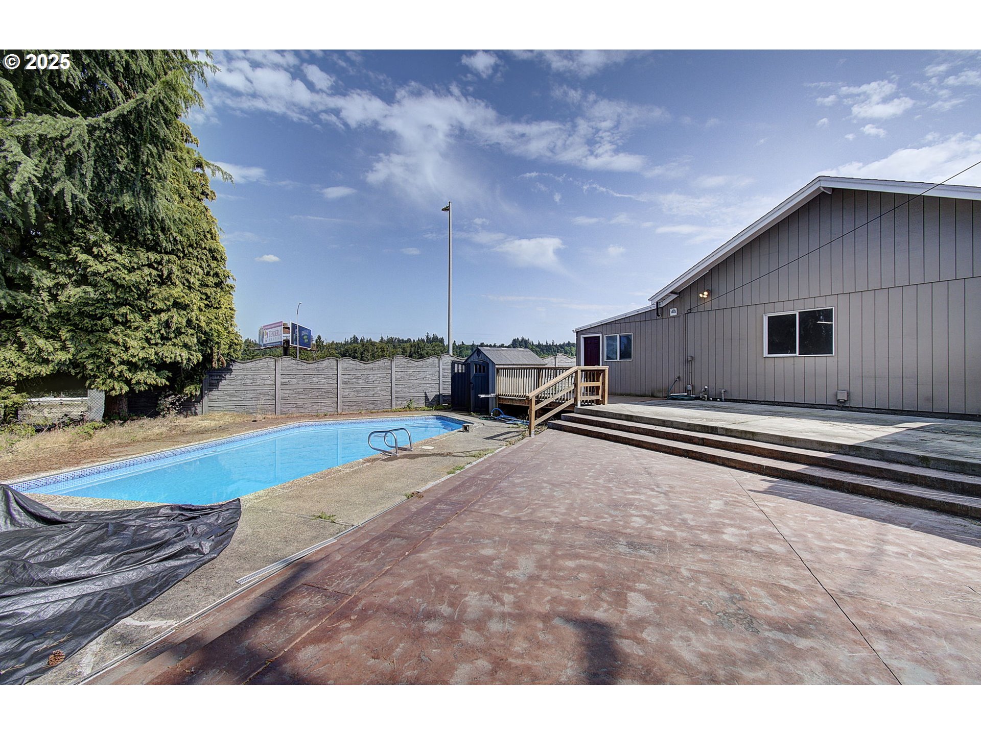 8400 Cason Road Gladstone, OR 97027 - Photo 33 of 35 a house view with a backyard space