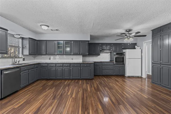 $1,600 | 1809 Westway Avenue, Garland, TX 75042