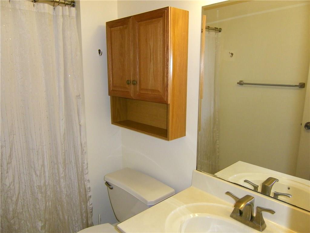 203 Commodore Drive McDonald, PA 15057 - Photo 11 of 24 Master Bath.